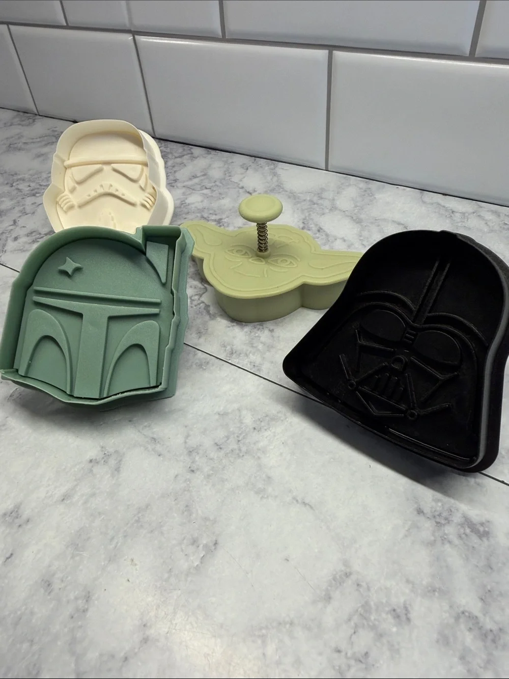 Williams Sonoma 4pk Star Wars Push Cookie Cutters